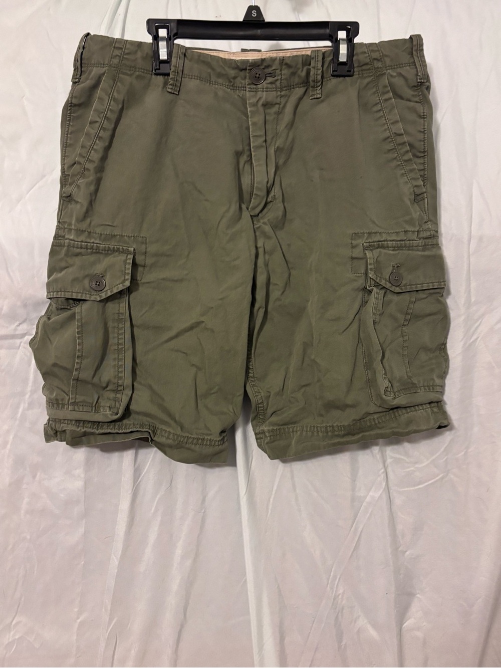 GAP Men's Olive Cargo Shorts with Button-Flap Pockets